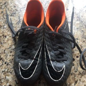 Kids Nike Soccer Cleats 2.5